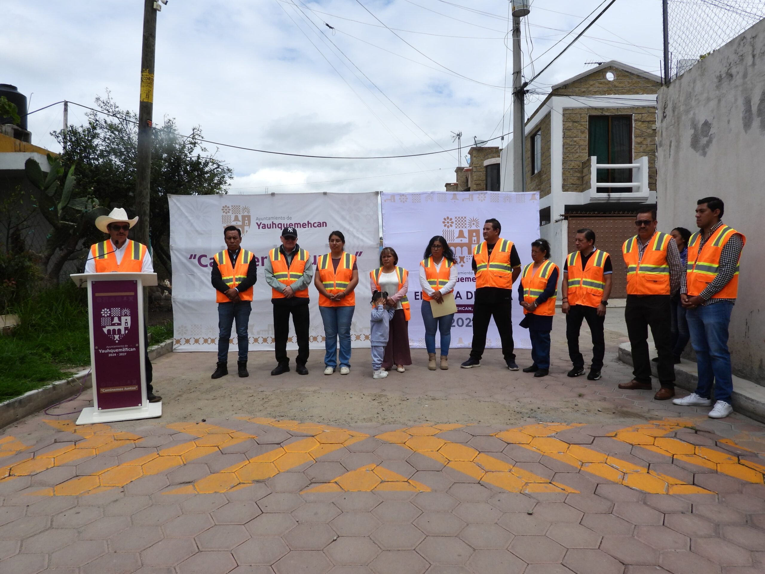 Arrancan obras en Atlihuetzian y San José Tetel